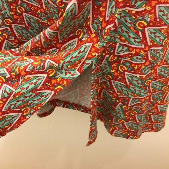 NWT Lularoe Perfect T Small Leaves green orange t-shirt top - Picture 4 of 10